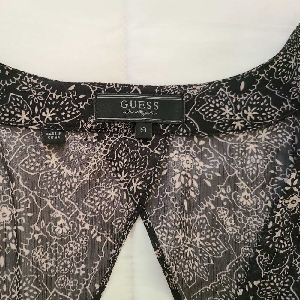 GUESS BLACK/WHITE FLORAL PRINT DRESS - Picture 4 of 9